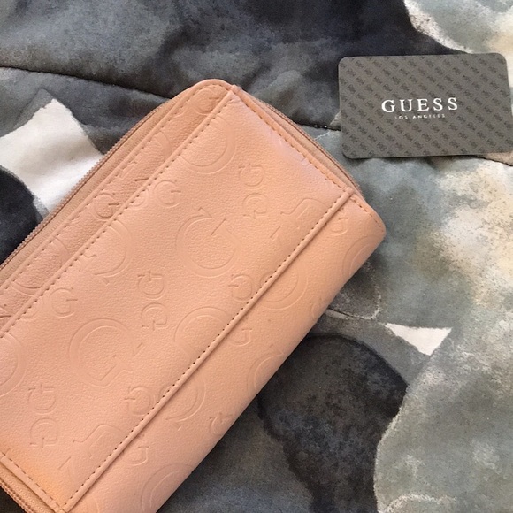 GUESS Wallet - Picture 2 of 4